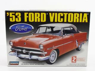 1953 Ford Victoria Lindberg 1:25 72172 Unbuilt & Complete Model Kit