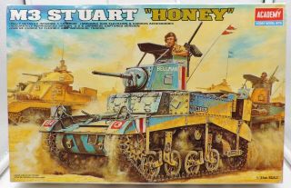 1:35th Scale Academy Wwii M3 Stuart " Honey " Light Tank 1399,  Rb - Gb