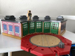 Thomas & Friends Wooden Railway Tidmouth Sheds Roundhouse W/ Turntable