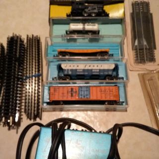 Bachmann N Scale Engine And Atlas Cars And Switcher Track