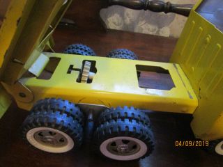 1970’S TONKA YELLOW & WHITE STEEL 14” CEMENT MIXER TRUCK WITH TILT BED 4
