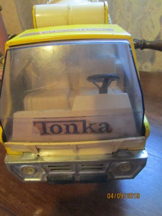 1970’S TONKA YELLOW & WHITE STEEL 14” CEMENT MIXER TRUCK WITH TILT BED 5