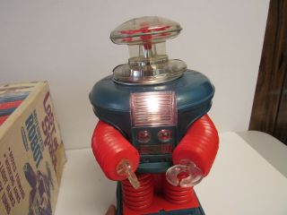 1966 Remco Lost In Space Motorized Robot w/Original Box 8