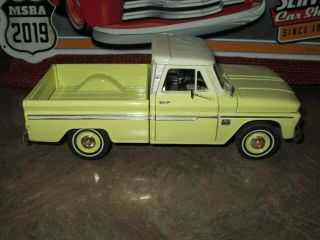 Sun Star 1966 Yellow/white Chevrolet C10 Fleetside Shortbox Pick - Up Htf 1/24 Vnm