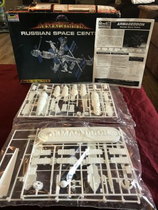 1/144 Scale Revell / Monogram (armageddon) Russian Space Center Model Kit