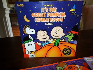 Peanuts It ' s the Great Pumpkin Charlie Brown Halloween Board Game COMPLETE 4