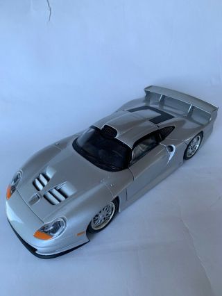 Ut Models 1:18 1997 Porsche 911 Gt1 Silver