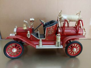 Signature Series Ford 1914 Model T Fire Engine 1:18 Scale Die Cast Item No 20038