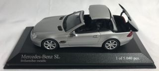 Minichamps 1/43 2001 Mercedes - Benz SL Silver With Operating Roof 400032030 2