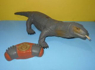 2001 Wowwee Animatronic Komodo Dragon Lizard Remote Control 21 " Long - 5 " Tall
