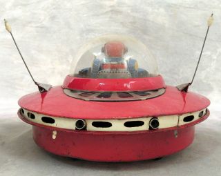 1950 Ko Yoshiya Japan Tin Battery operated Robot Flying Saucer Space Pilot Runs 5