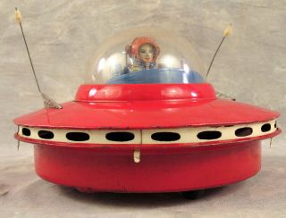 1950 Ko Yoshiya Japan Tin Battery operated Robot Flying Saucer Space Pilot Runs 8