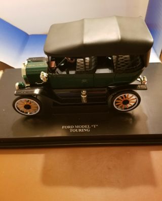 Universal Hobbies Ford Model T Touring Diecast Car 1:18 Scale