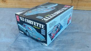AMT/Round2 ' 63 Corvette Car Model Kit AMT861/12 builder seems complete w/instr 2