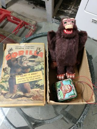 1950’s Nomura Japan Tin Battery Operated Toy Gorilla (king Kong)