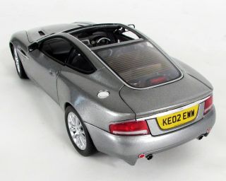 Beanstalk Group - James Bond 007 Aston Martin Vanquish,  1/18 Diecast Model Car 2