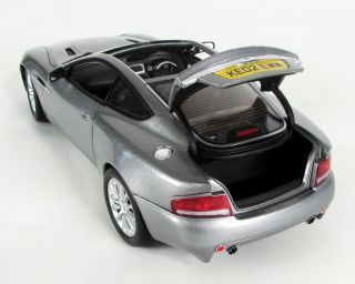 Beanstalk Group - James Bond 007 Aston Martin Vanquish,  1/18 Diecast Model Car 3