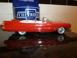 Danbury 1959 Cadillac Series 62 Red Scale 1:24