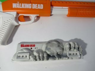 AMC Walking Dead Plug N Play Video Game Jakks Pacific Light Gun with Sensor 5
