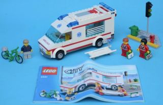 Lego 4431 - Ambulance - City / Hospital - 2012 - Complete