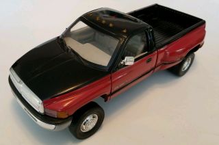Jrl Toys 1995 Dodge Ram 3500 V10 1:18 Scale Diecast Model Pick Up Truck Duallys