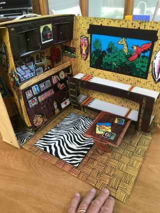 Mattel Big Jim Safari Hut and several accessories 2