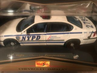 Maisto Chevrolet Impala N.  Y.  P.  D.  Police Car 1:18 Scale Die Cast Premiere Edition
