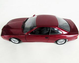 Revell - BMW 850i,  1/24 Scale Diecast Metal Model Car 5