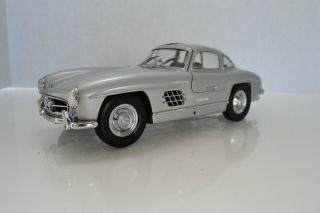 Kyosho 1:18 1954 Mercedes - Benz 300 Sl Silver With Box