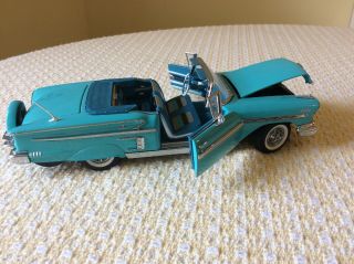 Danbury 1958 Chevrolet Impala Convertible (turquoise) 1:24 Scale Die Cast