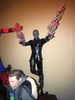 Hot Toys The Spider - Man 2 ELECTRO 1/6 Scale 2