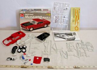 AMT 1969 FORD MUSTANG FASTBACK CAR MODEL KIT BOXED BUILT UP 1:25 SCALE 2