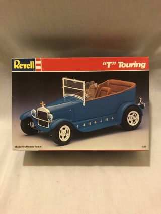 Revell T Touring 1/25 Scale Plastic Model Kit