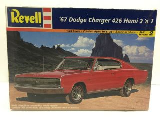 Revell Monogram 1:25 1967 Dodge Charger 426 Hemi 2 
