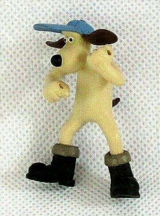 Wallace And Gromit Curse Of The Wererabbit Gromit 2.  25 " Mini Action Figure Toy