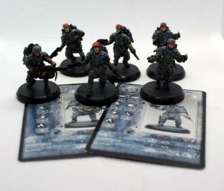 At - 43 28mm Una Shock Troopers X6 W/ Flamer Rackham With Cards