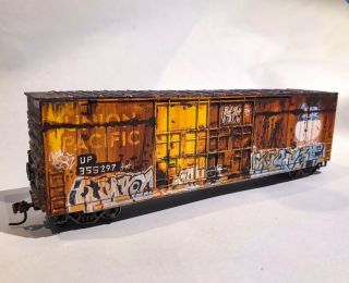 Pro Weathered Union Pacific 50’ Hi - Cube Boxcar Ho Scale Mdc