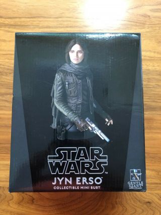 Star Wars Rogue One Gentle Giant “jyn Erso” Mini Bust (2052 Of 3000)
