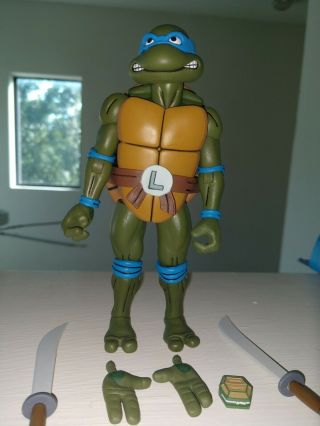 NECA Leonardo Loose/New TMNT Ninja Turtle Figure with Accessories 3