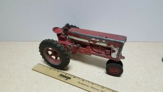 Toy Ertl or Eska Farmall 560 row crop tractor with out a fast hitch 2