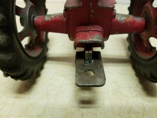 Toy Ertl or Eska Farmall 560 row crop tractor with out a fast hitch 8