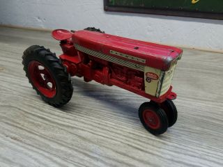 INTERNATIONAL 560 TRACTOR ERTL ESKA Vintage Farm Toy FARMALL IH 2
