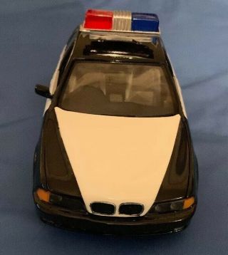 1:24 Scale Bmw 5 Series Detailed Kuwait Police Patrol Car