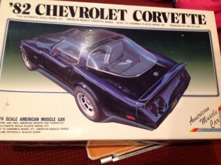 Arll American Muscle Car 1982 Chevrolet Corvette 1/24 Scale Model Car Kit