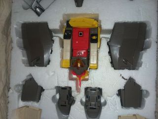 Transformers Autobot Defense Base Omega Supreme G1 1985 4