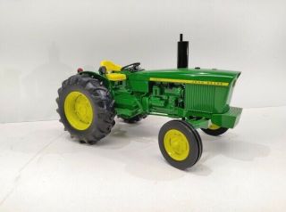 1/16 John Deere 2020 Tractor Collector Edition W/ Great Detail