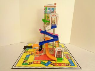 1992 THQ Home Alone 2 Lost in York Action Contraption Board Game Complete 4