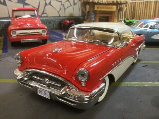 Diecast 1/18 1955 Buick Century By Ertl Paint And Interior