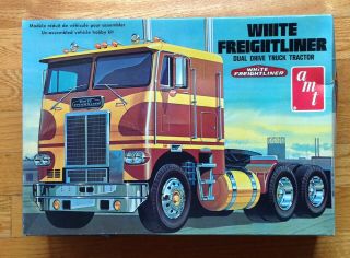 Vtg Amt White Freightliner Dual Drive Tractor T568,  1/25 Scale Kit (comp? Start)
