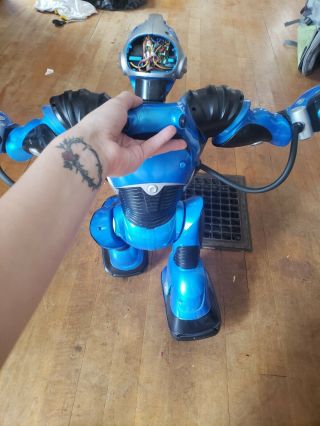 Wowee Robosapien V2 Blue 22 Inch Robot No Remote 3